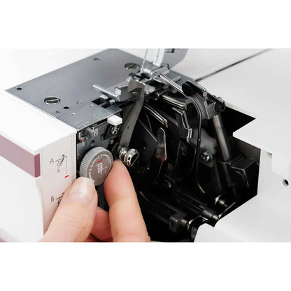 AMBER™ Air S | 500 Coverlock Machine