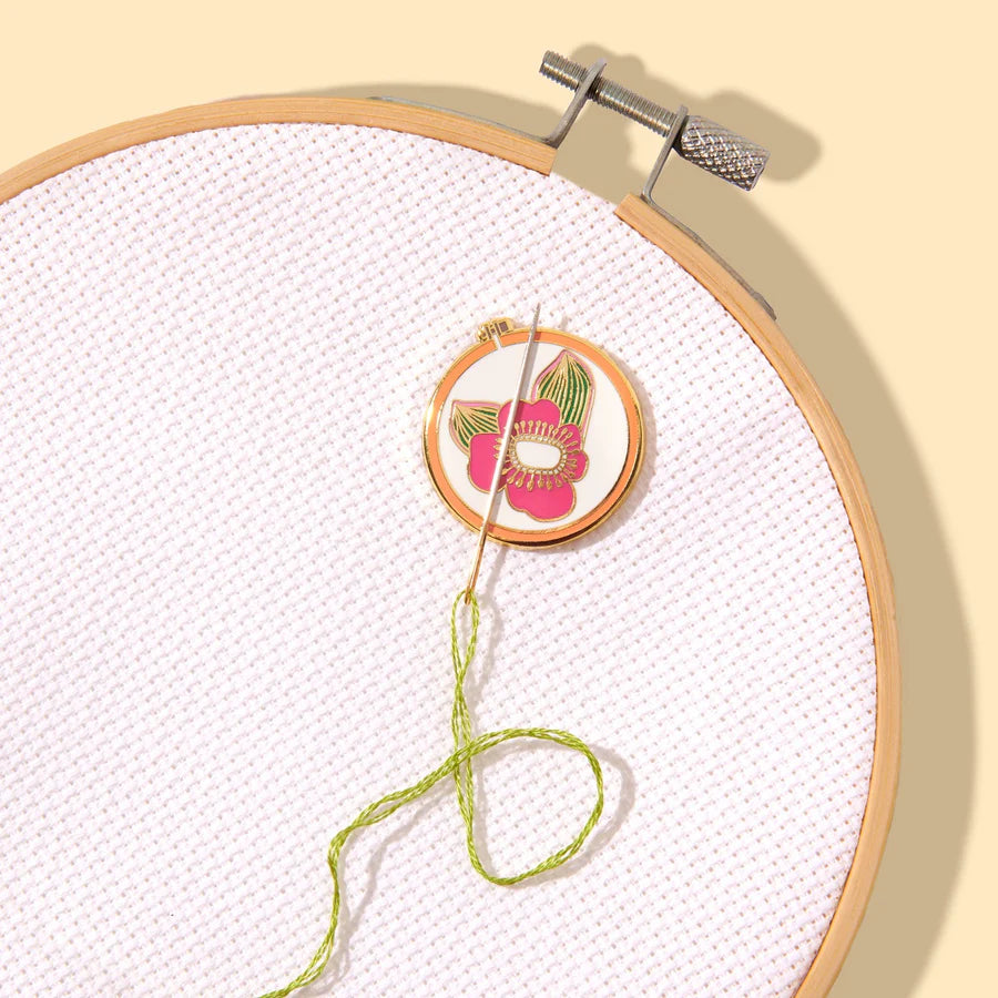 SOHMO Embroidery Hoop (Pink) Needle Minder