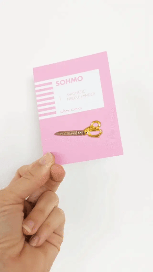 SOHMO Mini Scissors Needle Minder