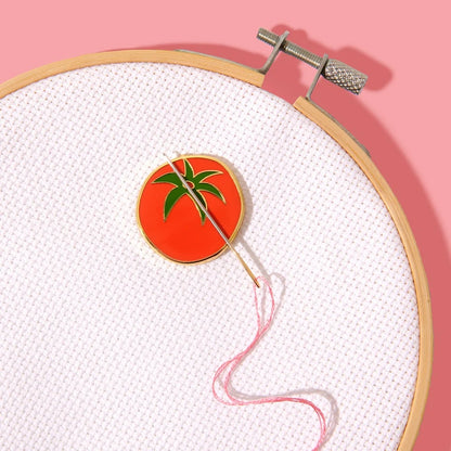 Tomato Pincushion Needle Minder