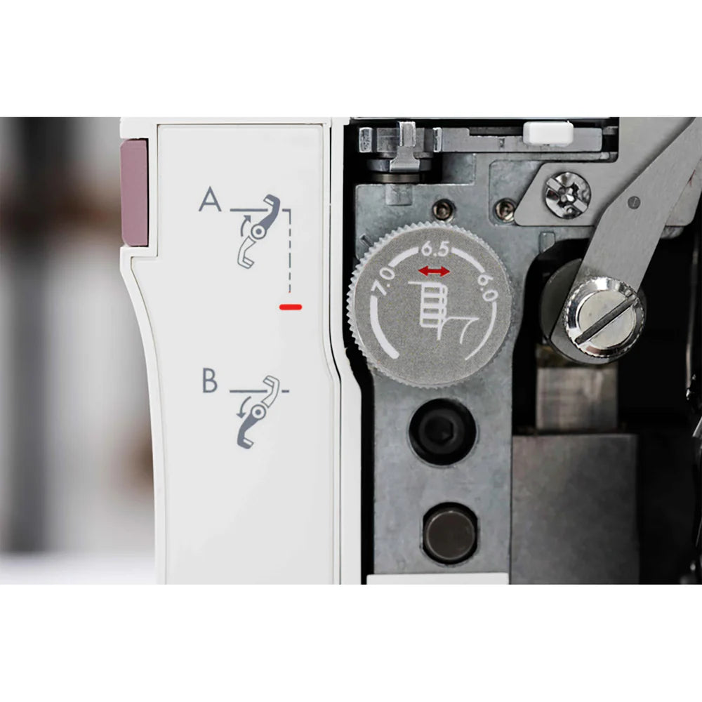 AMBER™ Air S | 500 Coverlock Machine