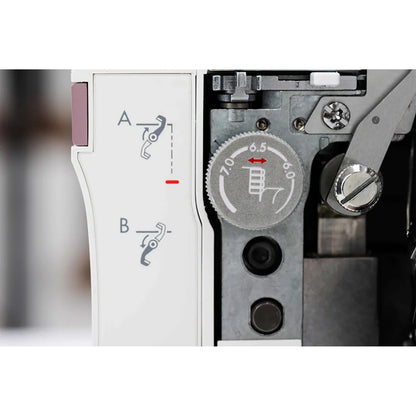 AMBER™ Air S | 500 Coverlock Machine