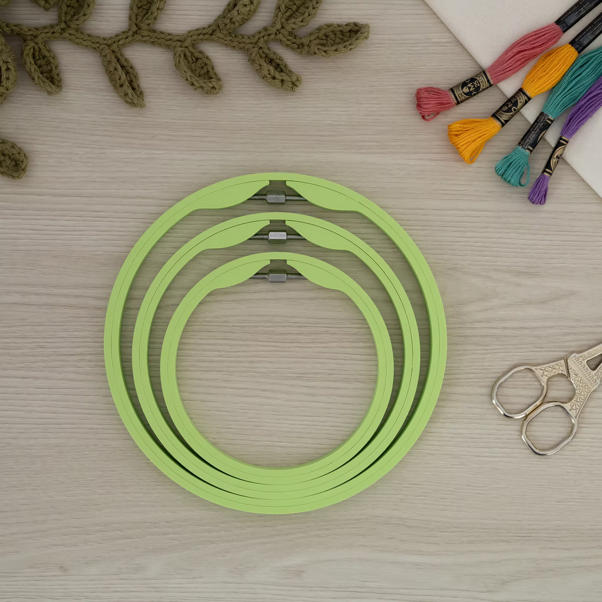 Seamless Round Embroidery Hoop – Matte Apple Green