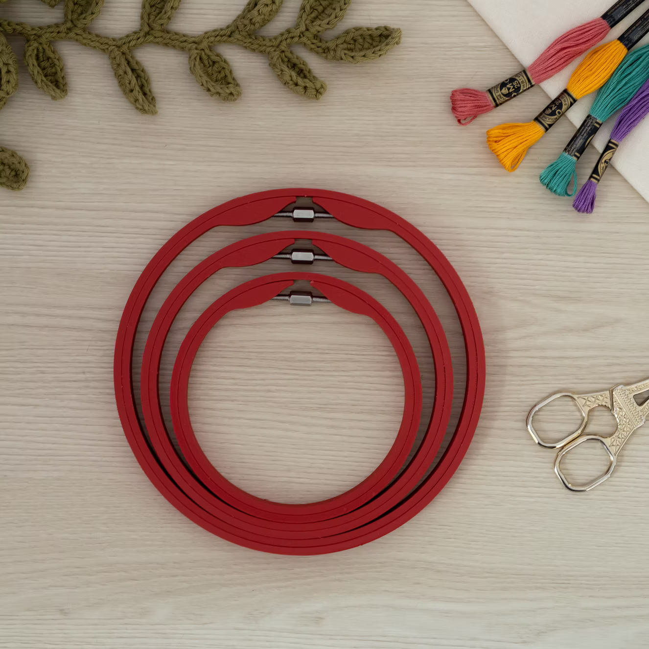 Seamless Round Embroidery Hoop – Matte Dark Red
